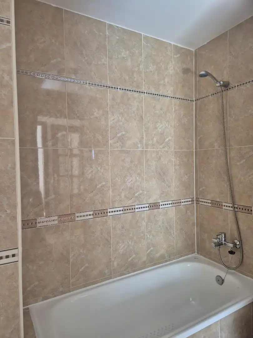 Piso de 89930 m² en Granada