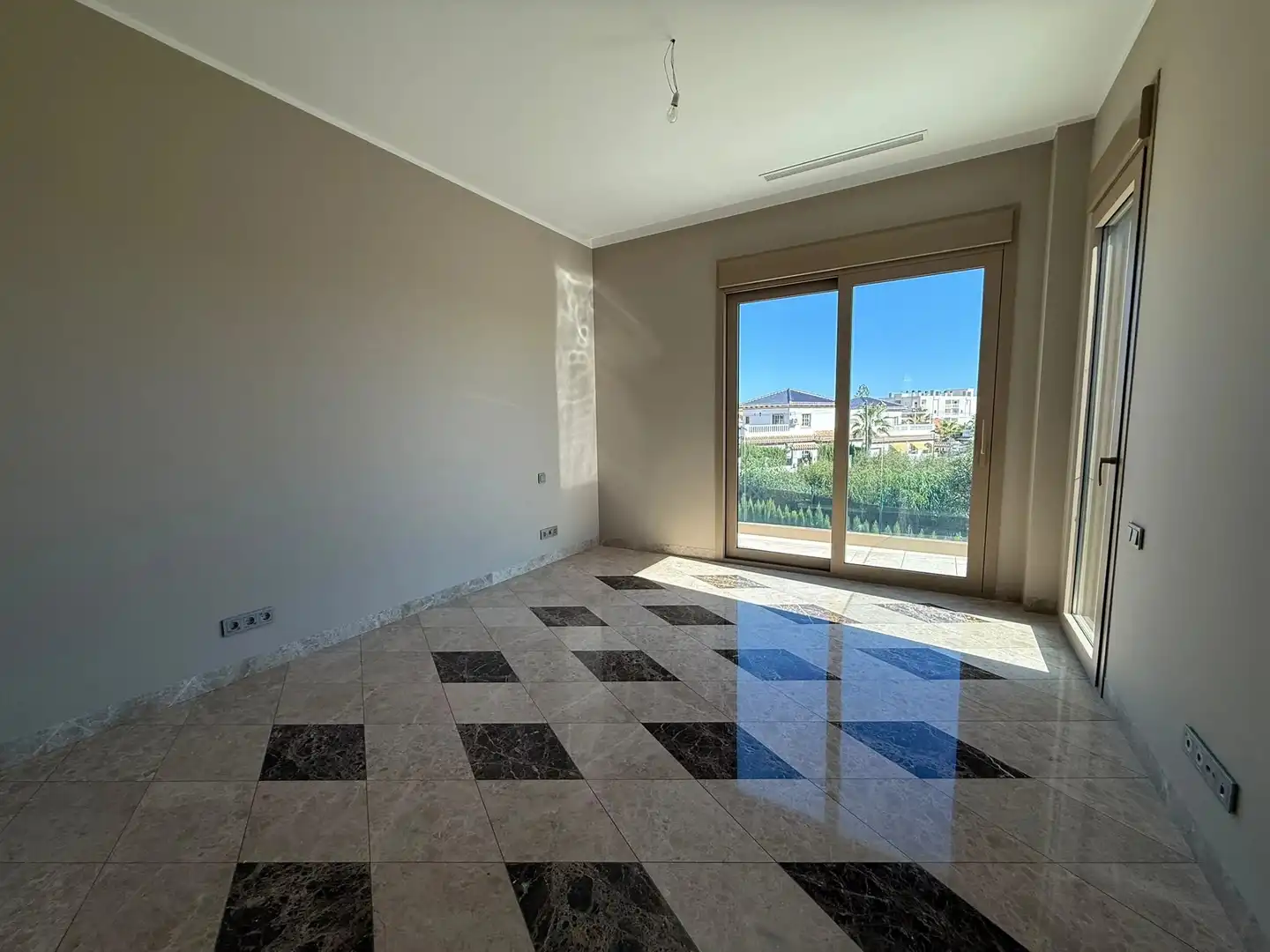 Будинок 1100 м² у Torrevieja