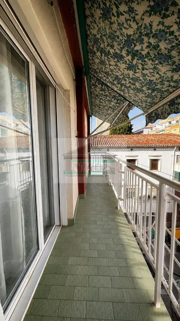 Piso de 85 m² en Granada