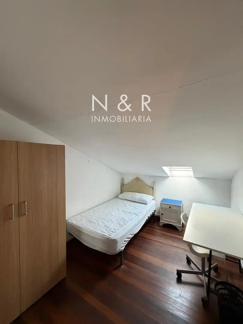 Piso de 90 m² en Santiago de Compostela