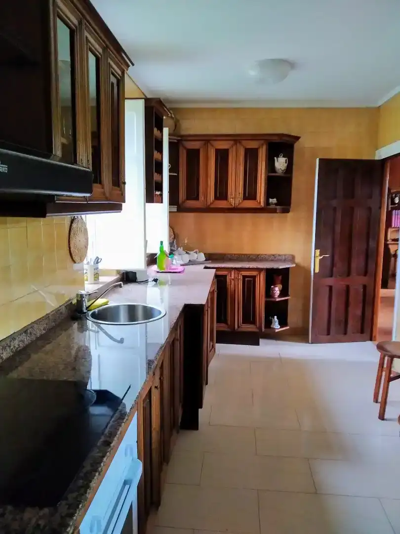 Casa de 100 m² en Salas