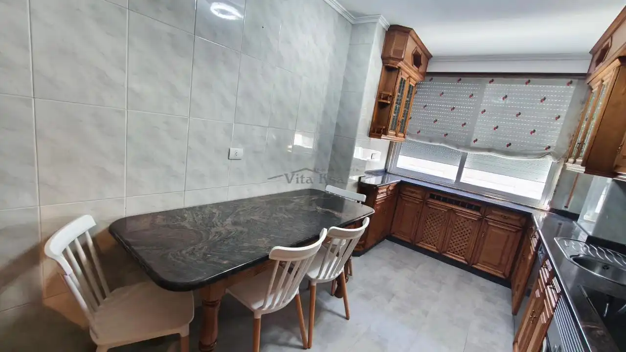 Wohnung 101 m² in Ourense