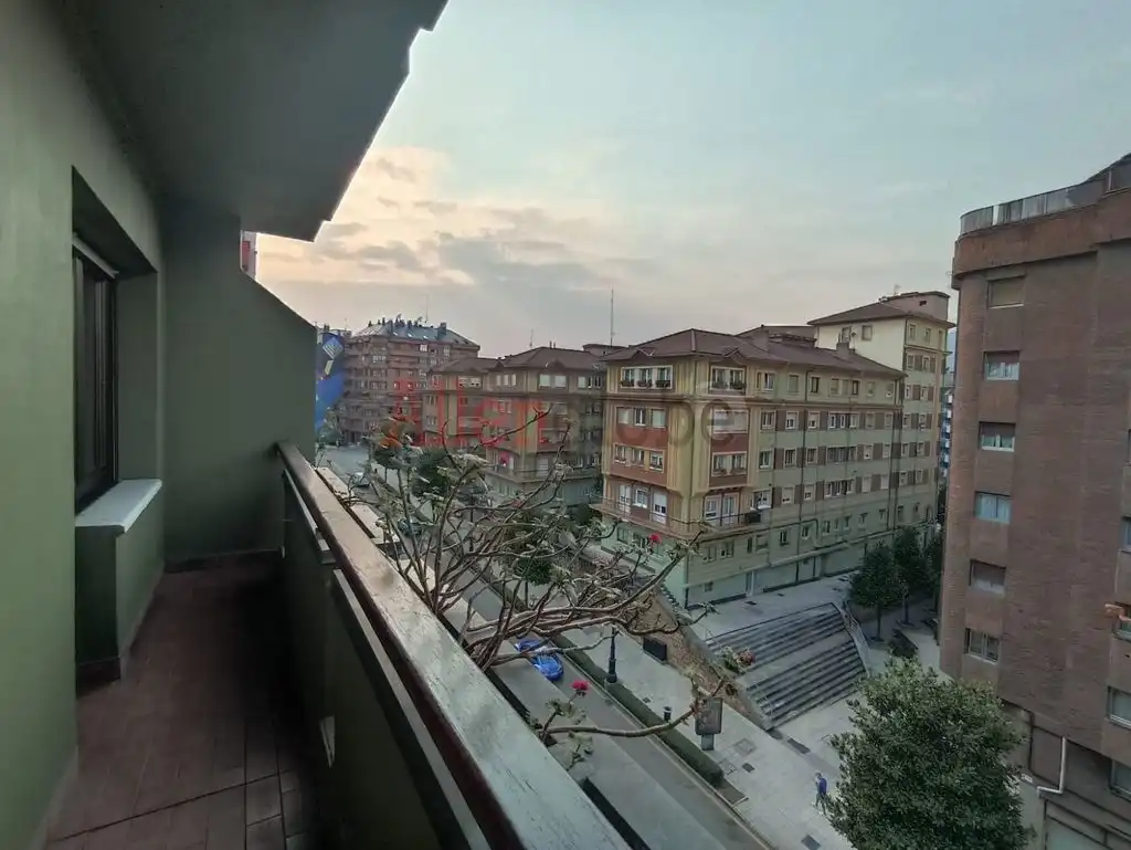 Piso de 110 m² en Oviedo