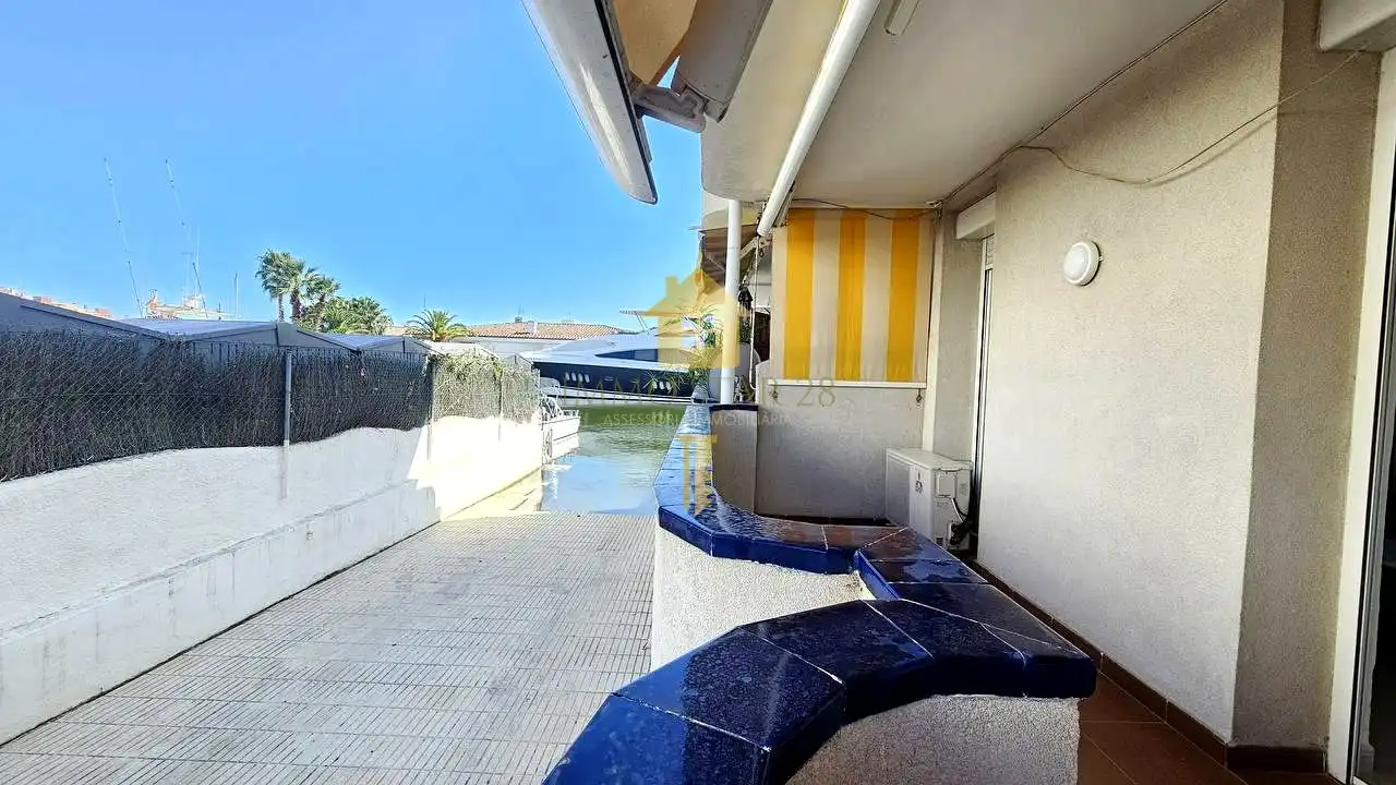 Piso de 60 m² en Roses