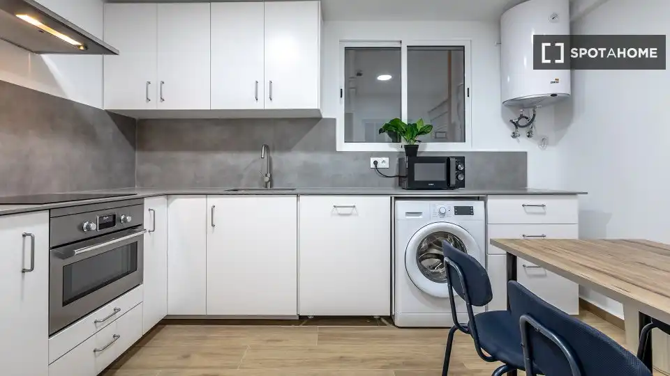 Chambre à louer, Valence
