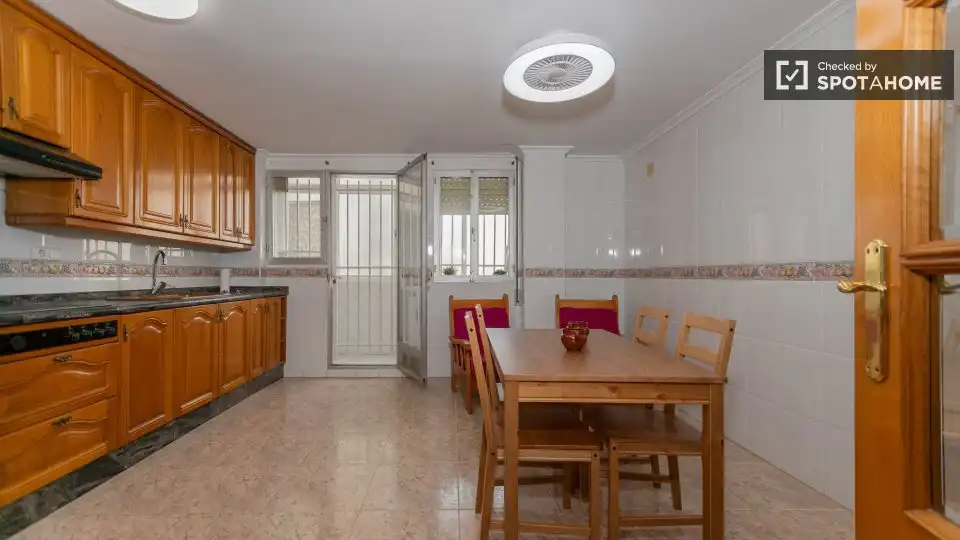 Habitación 125 m², Valencia