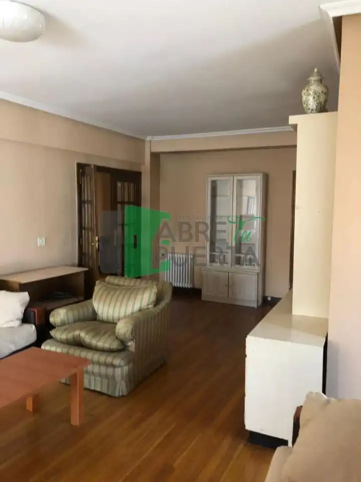 Piso de 130 m² en Ourense