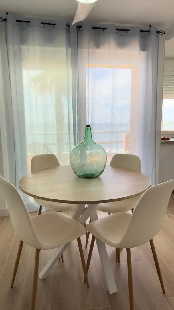 Piso de 80 m² en Adra