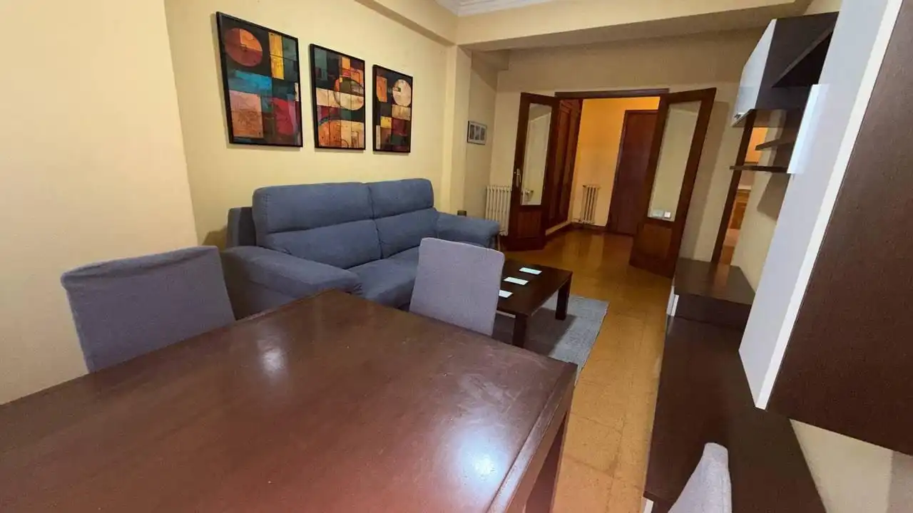 Piso de 95 m² en Ourense