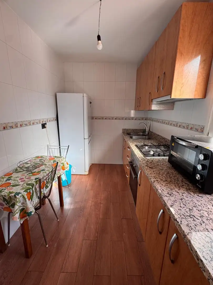 Piso de 85 m² en Granada