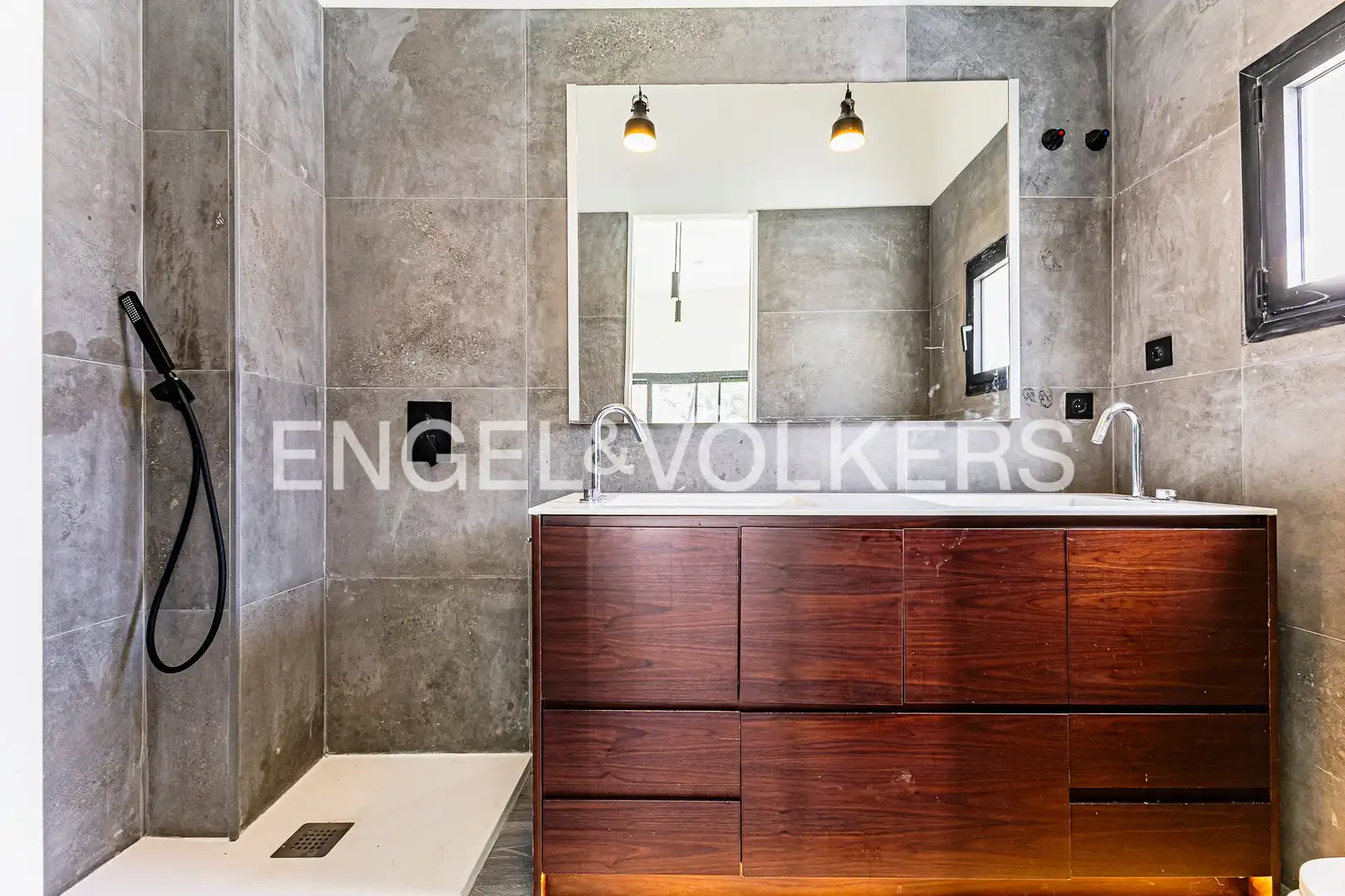 Casa de 300 m² a Pallejà