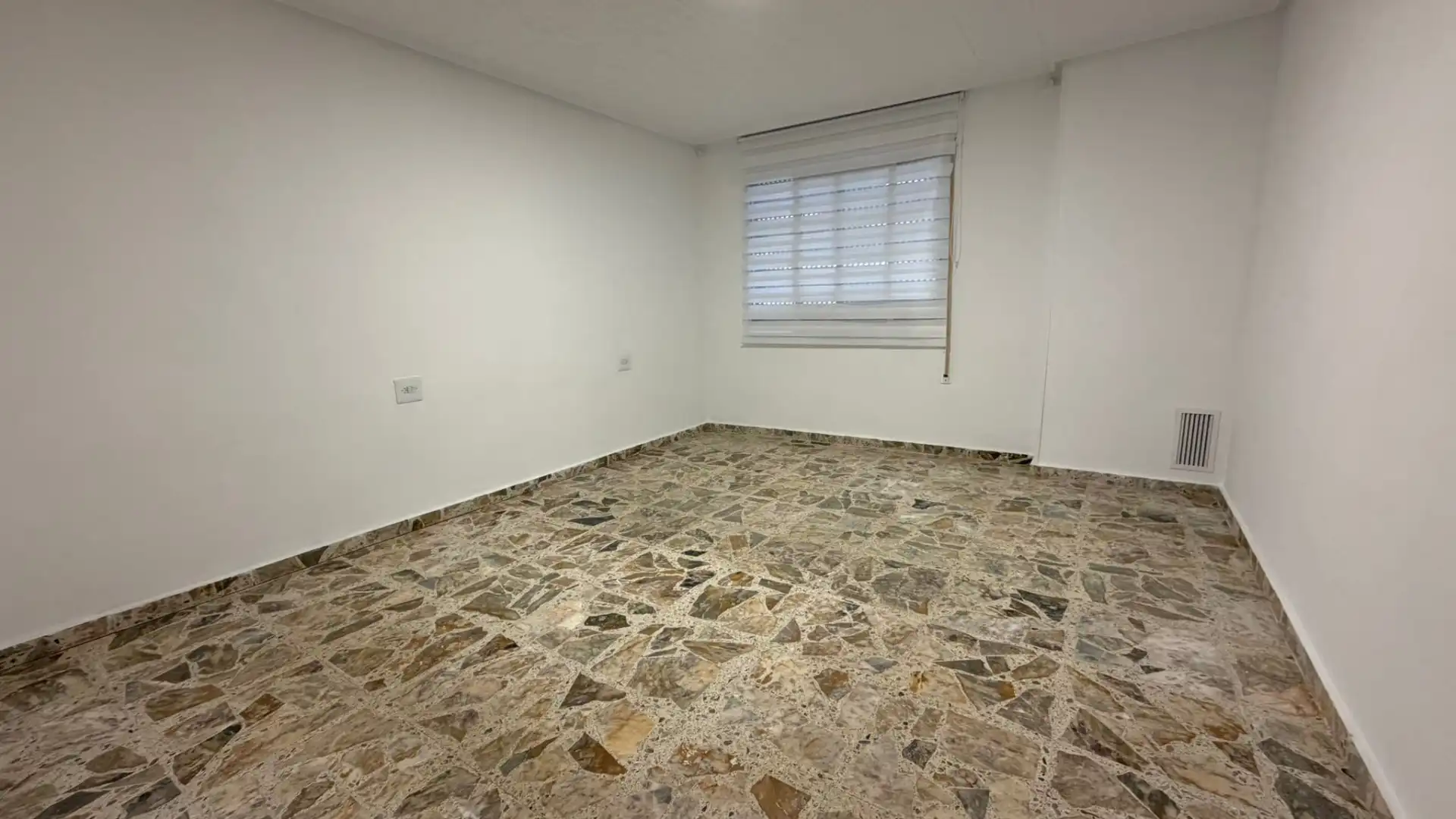 Casa de 136 m² en Alpartir
