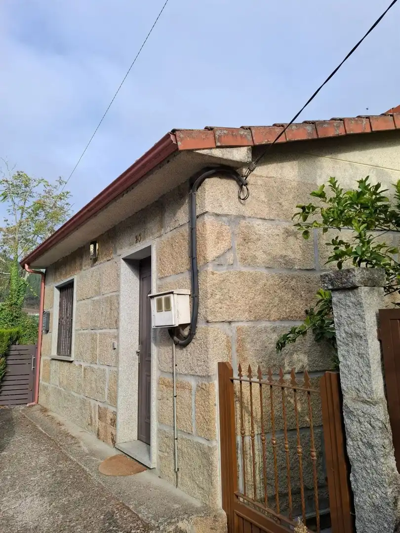 Casa de 160 m² a Toén
