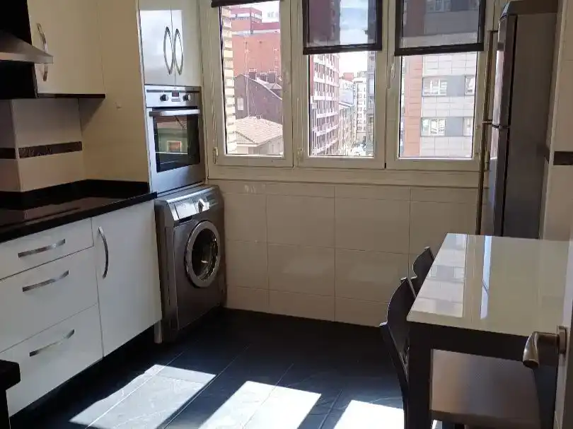 Piso de 90 m² en Gijón
