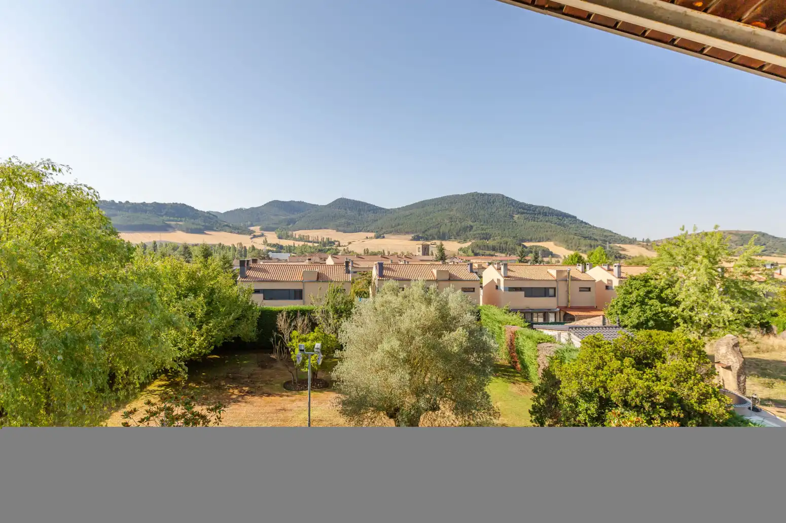 Pis de 338 m² a Valle de Egüés / Eguesibar