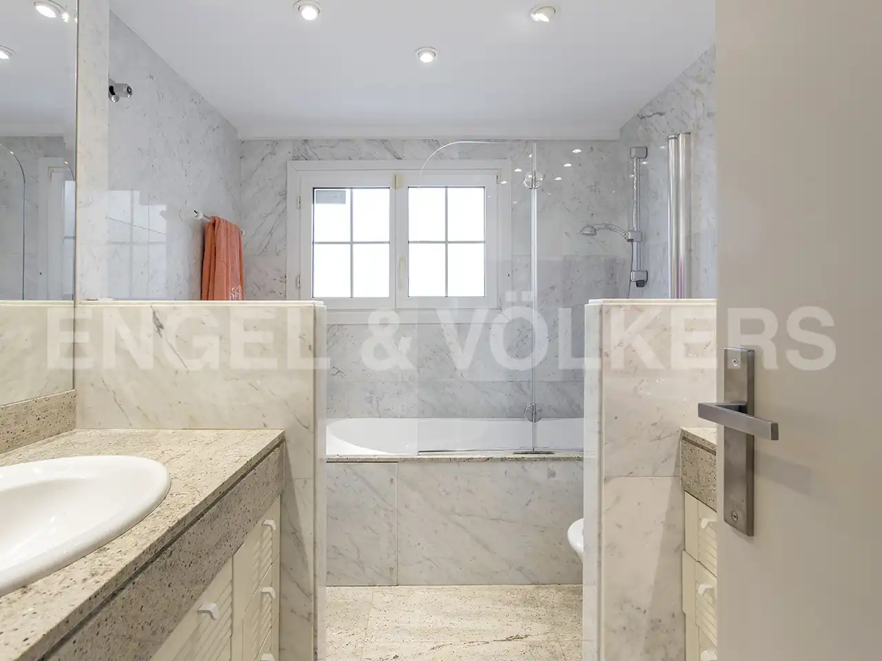 Будинок 440 м² у Esplugues de Llobregat