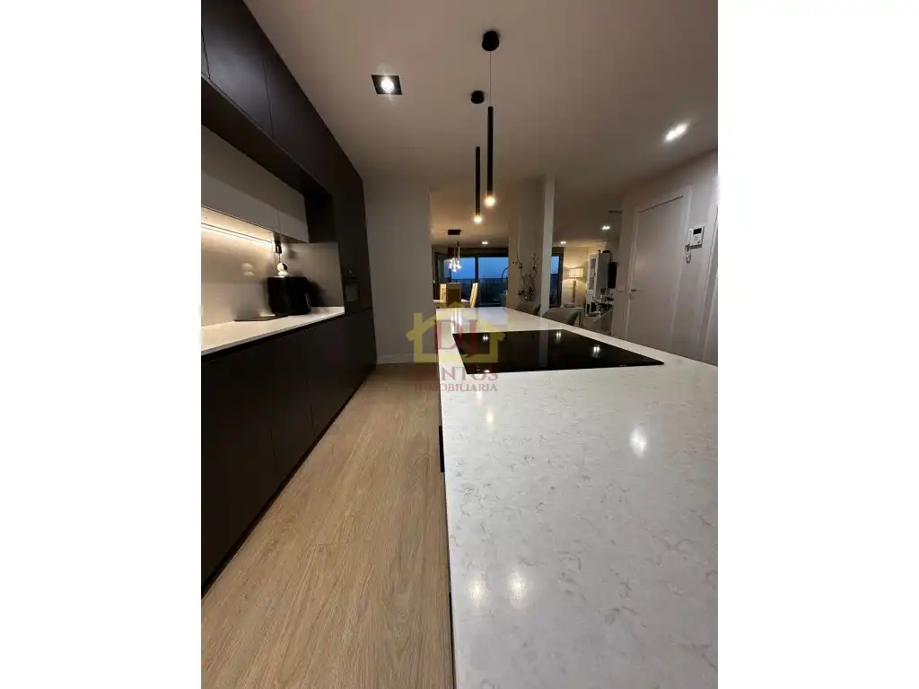 Piso de 300 m² en Aldeatejada