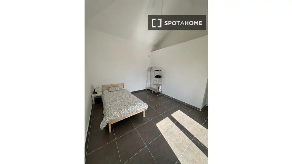 Habitación 1725 m², Granada
