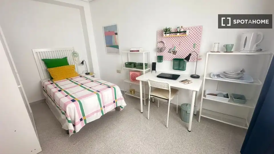Habitación 127 m², Alicante