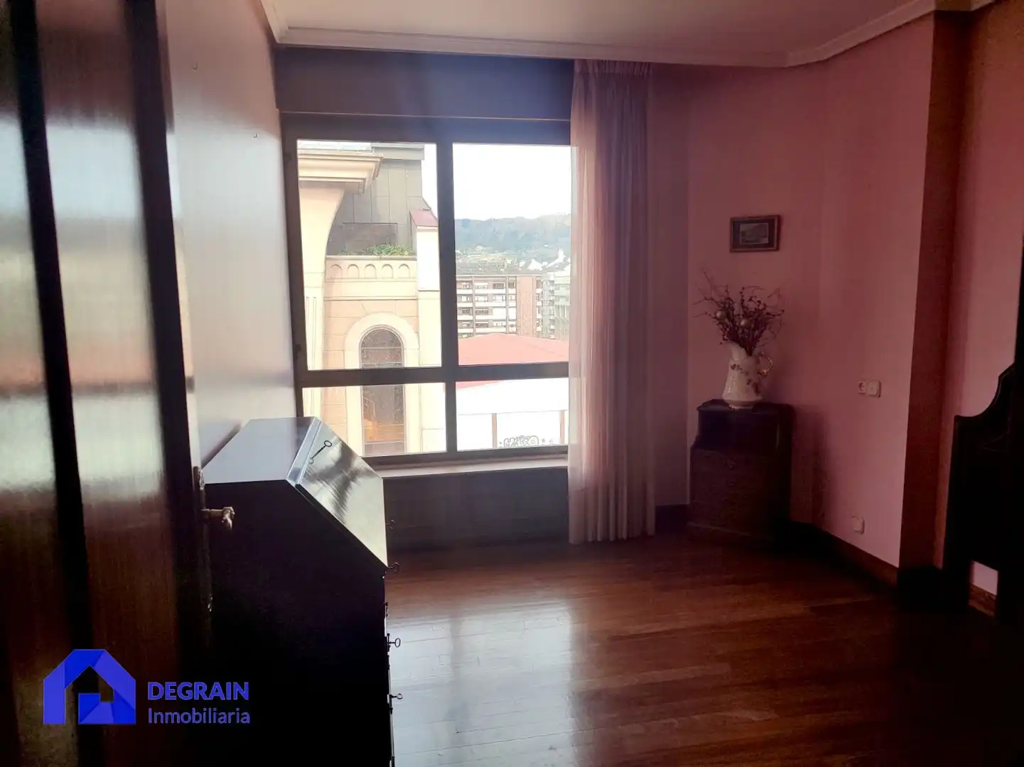 Piso de 146 m² en Oviedo