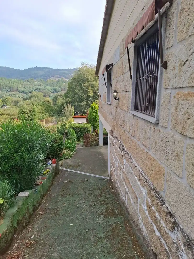 Casa de 160 m² a Toén