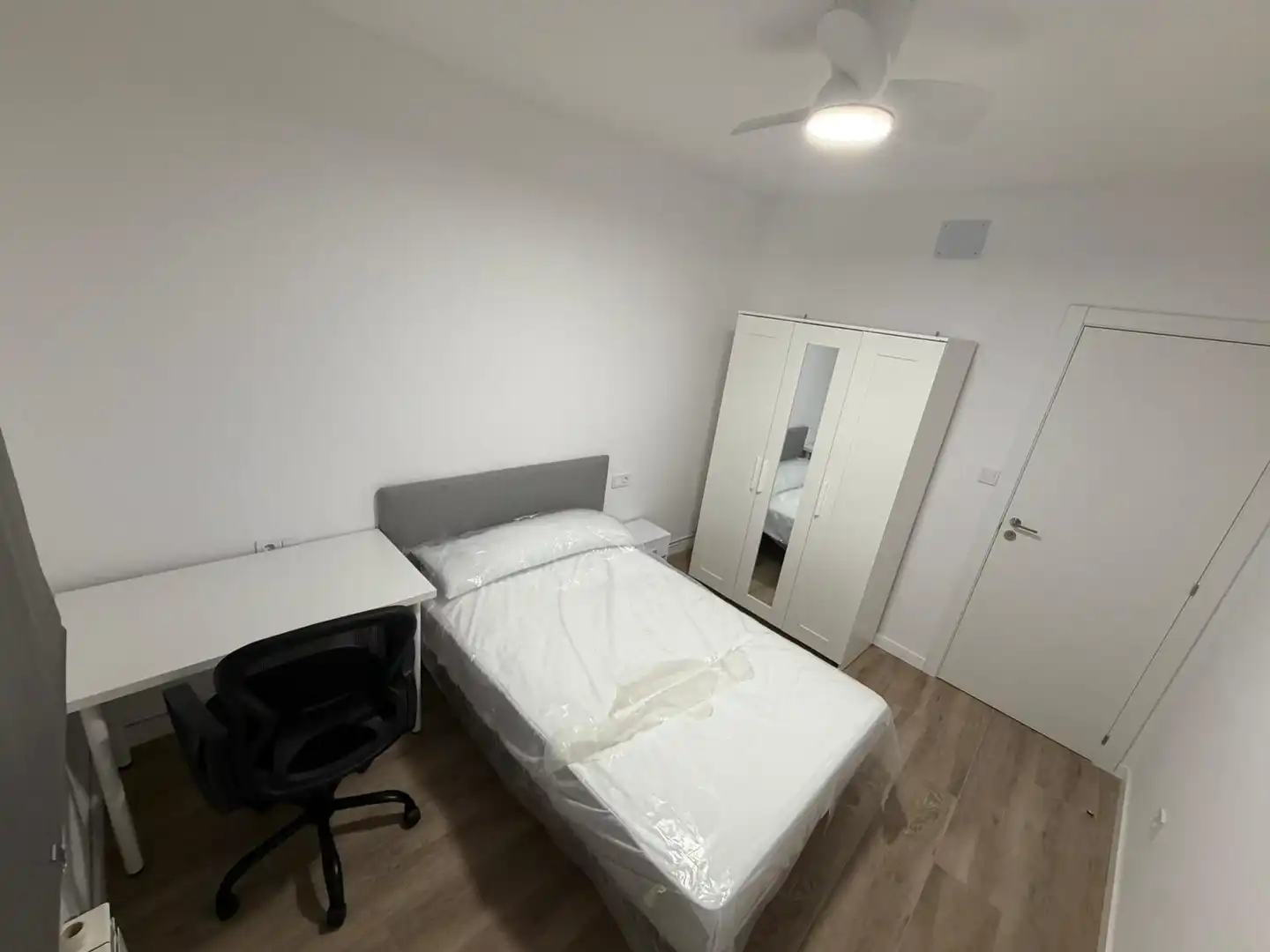 Habitación 81 m², Ourense