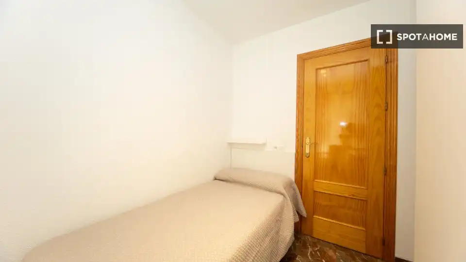 Habitación 92 m², Granada