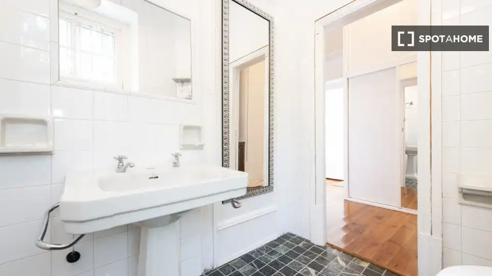 Habitación 437 m², Redondela