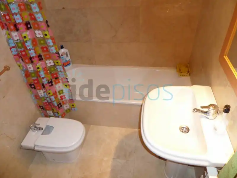 Piso de 60 m² en Santander