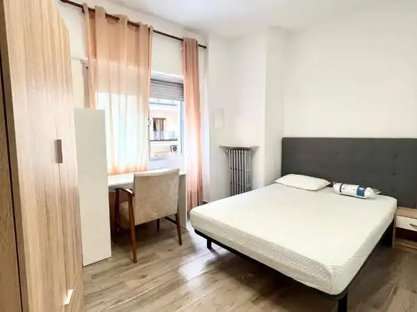Habitación 200 m², Granada