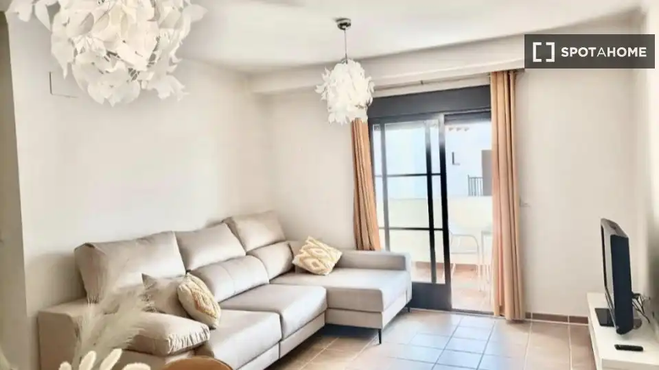 Habitación 127 m², Ítrabo