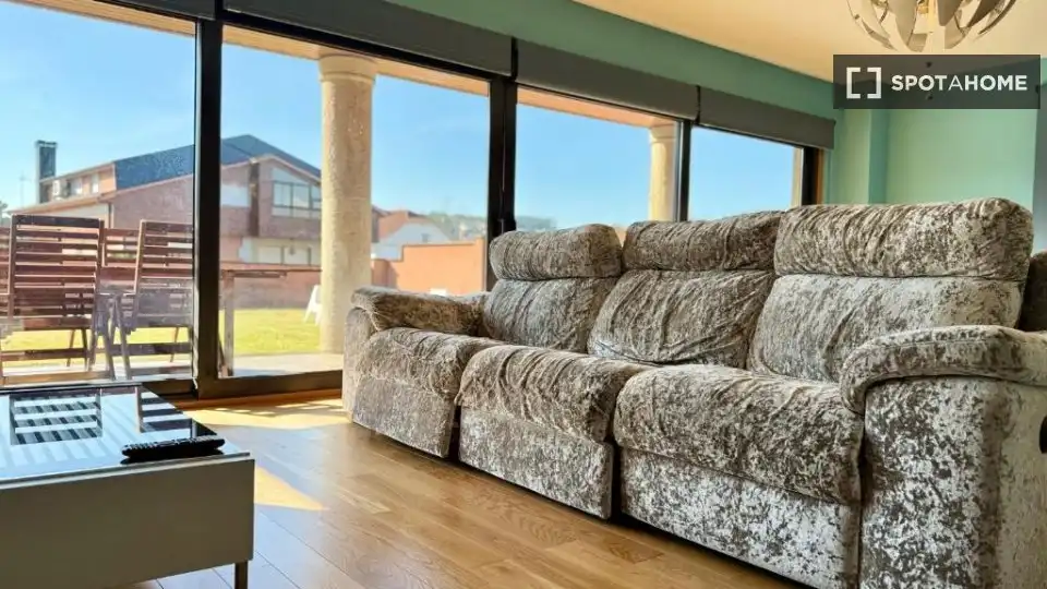 Habitación 345 m², Vigo
