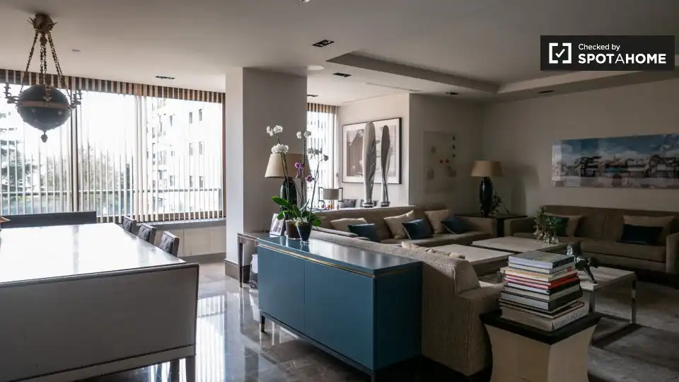 Habitación 200 m², Madrid