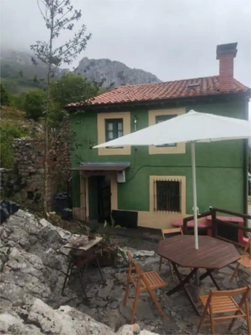Piso de 90 m² en Peñamellera Baja