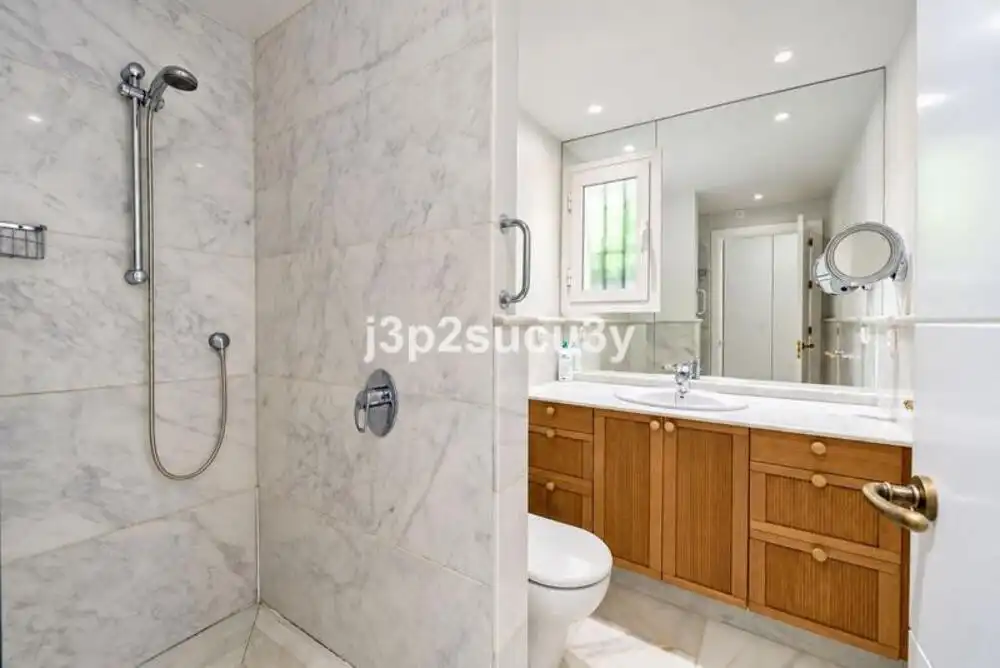 Piso de 357 m² en Marbella