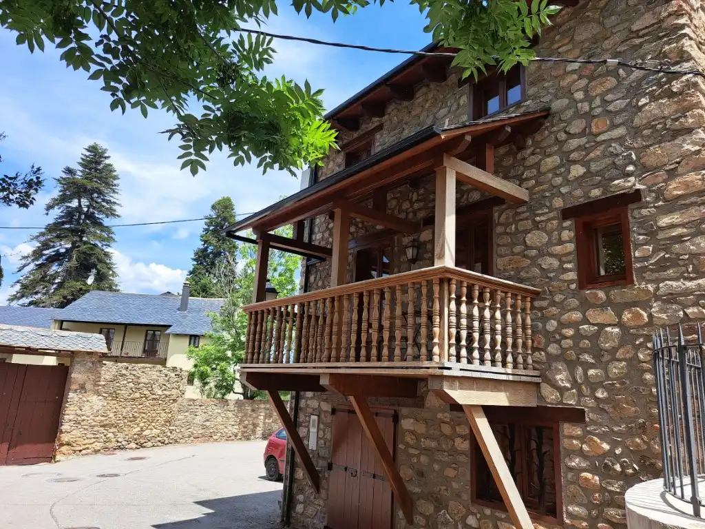 Casa de 240 m² en Das