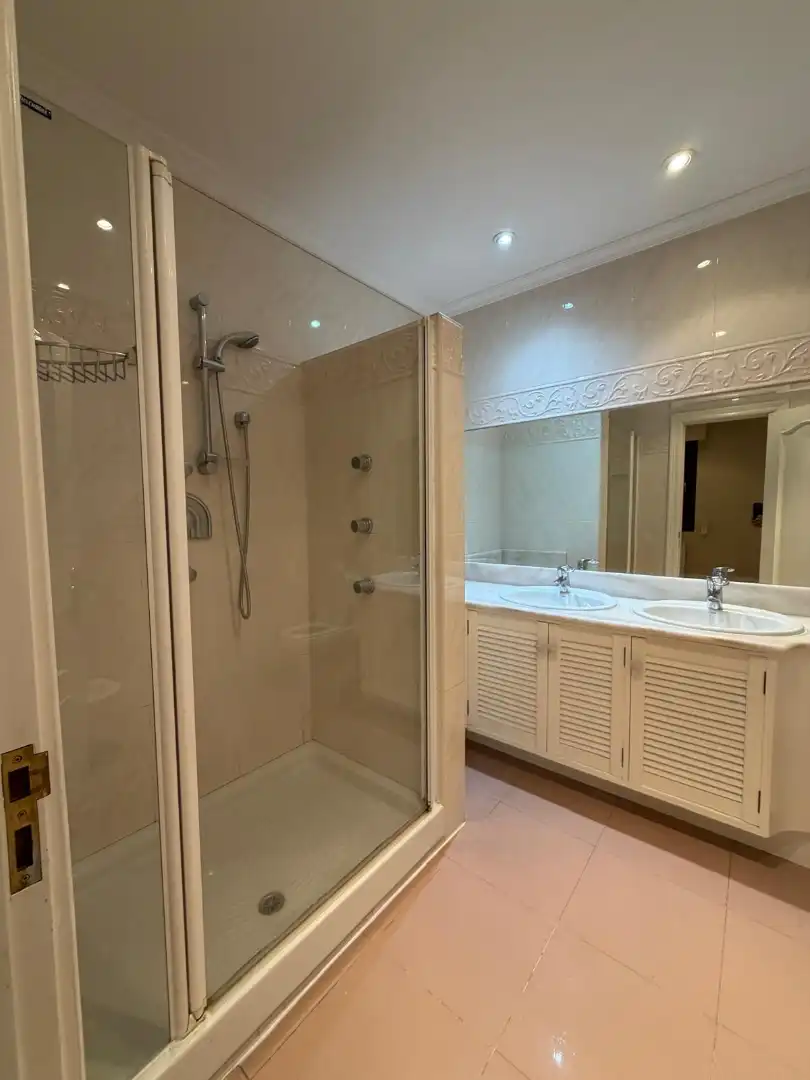 Flat 168 m² in Bilbao