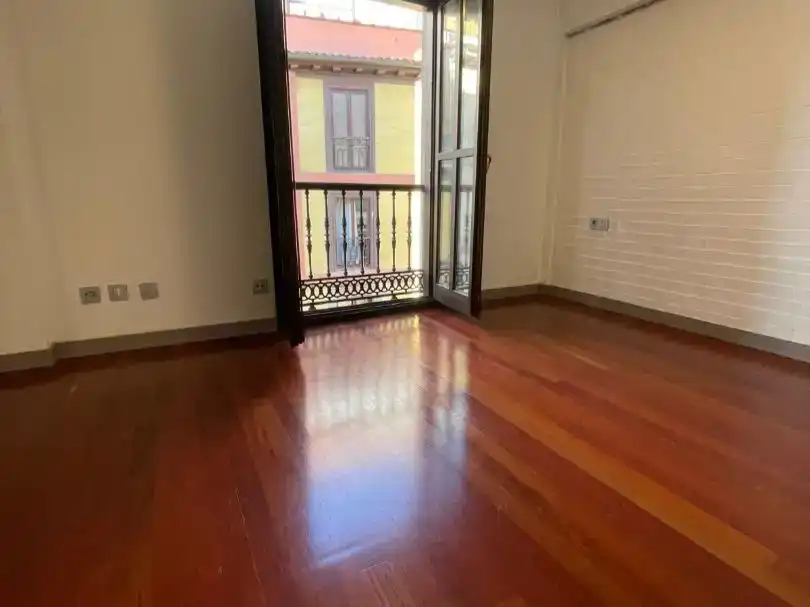 Piso de 80 m² en Oviedo
