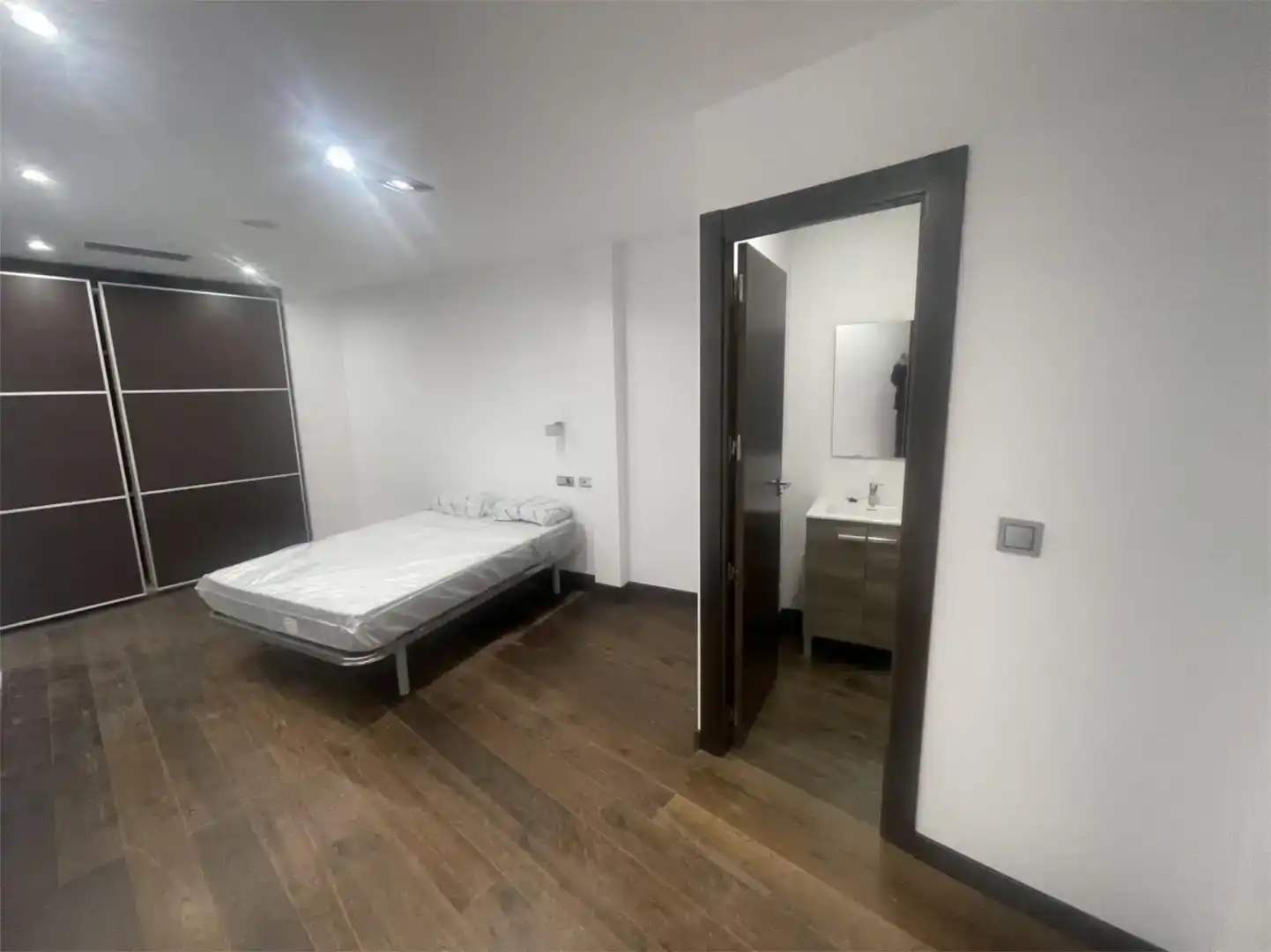 Zimmer 350 m², Albacete