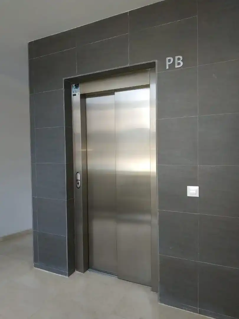 Piso de 77 m² en Carmona