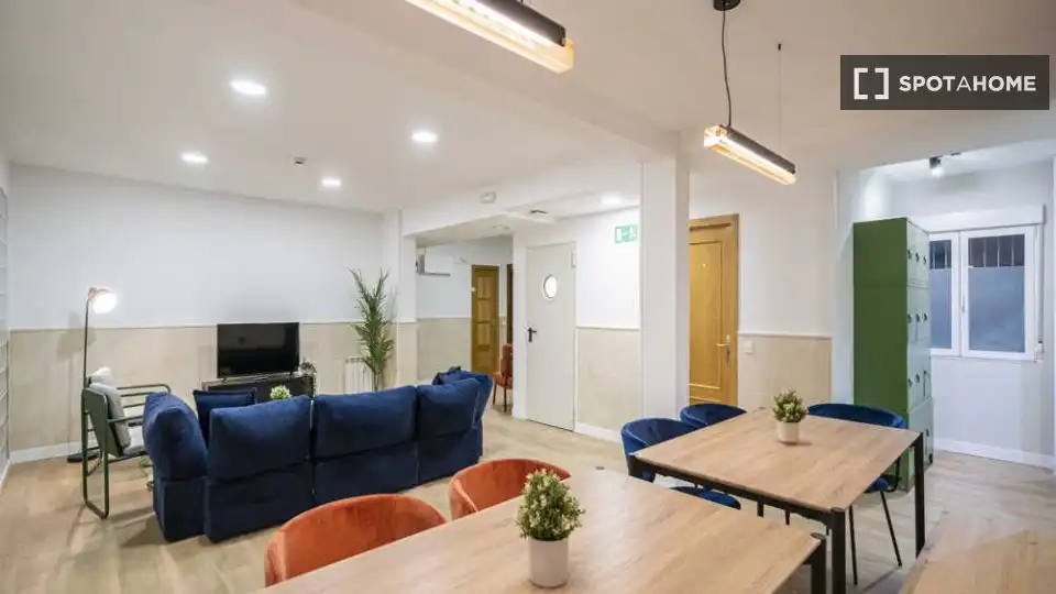 Habitación 600 m², Madrid