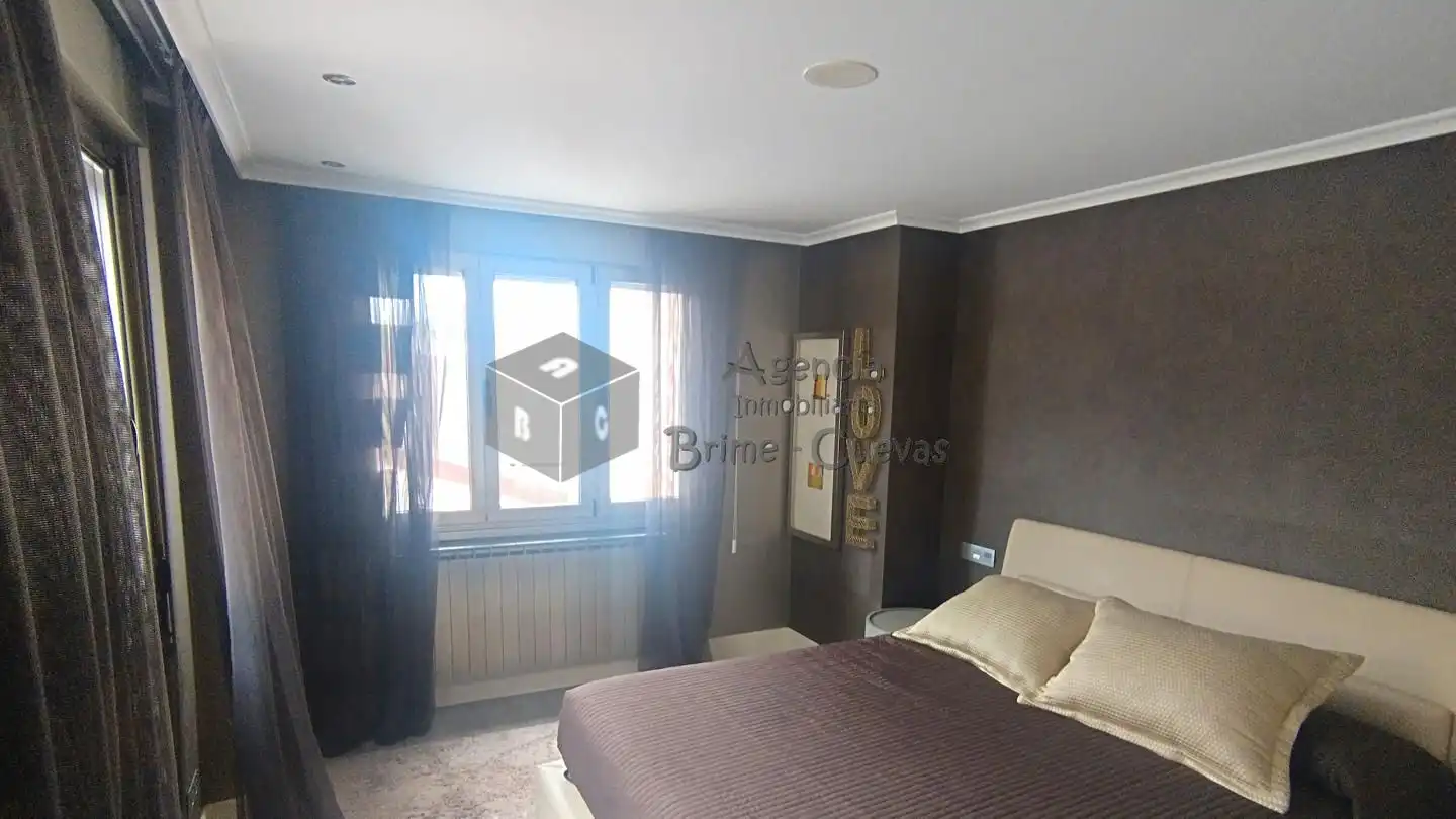 Piso de 94 m² en Oviedo
