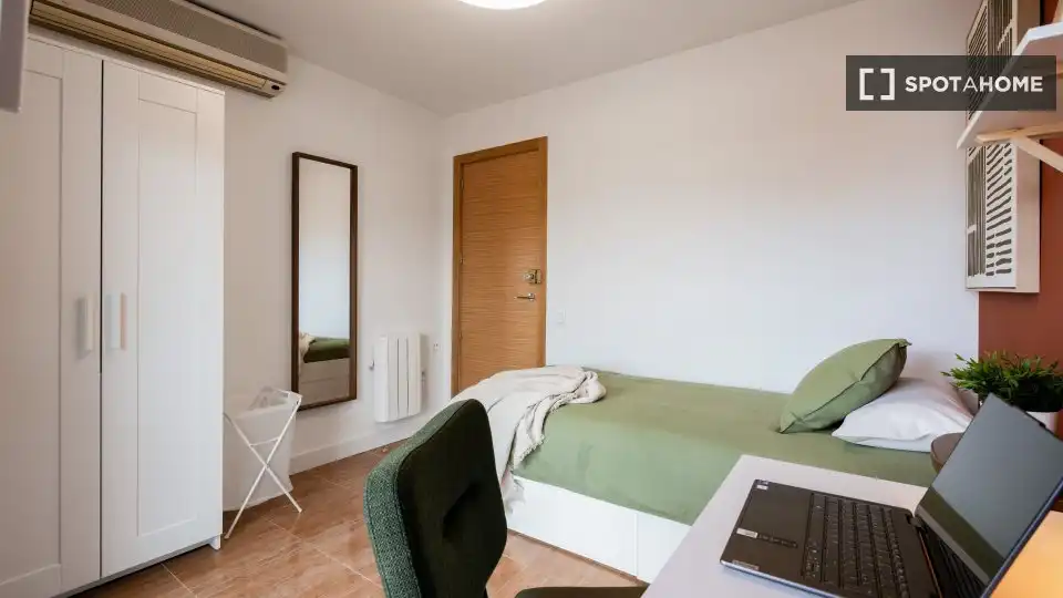 Habitación 87 m², Sabadell