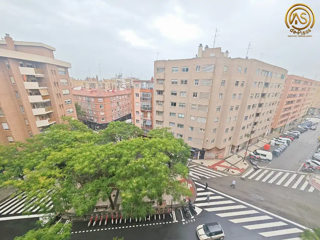 Piso de 93 m² en Zaragoza