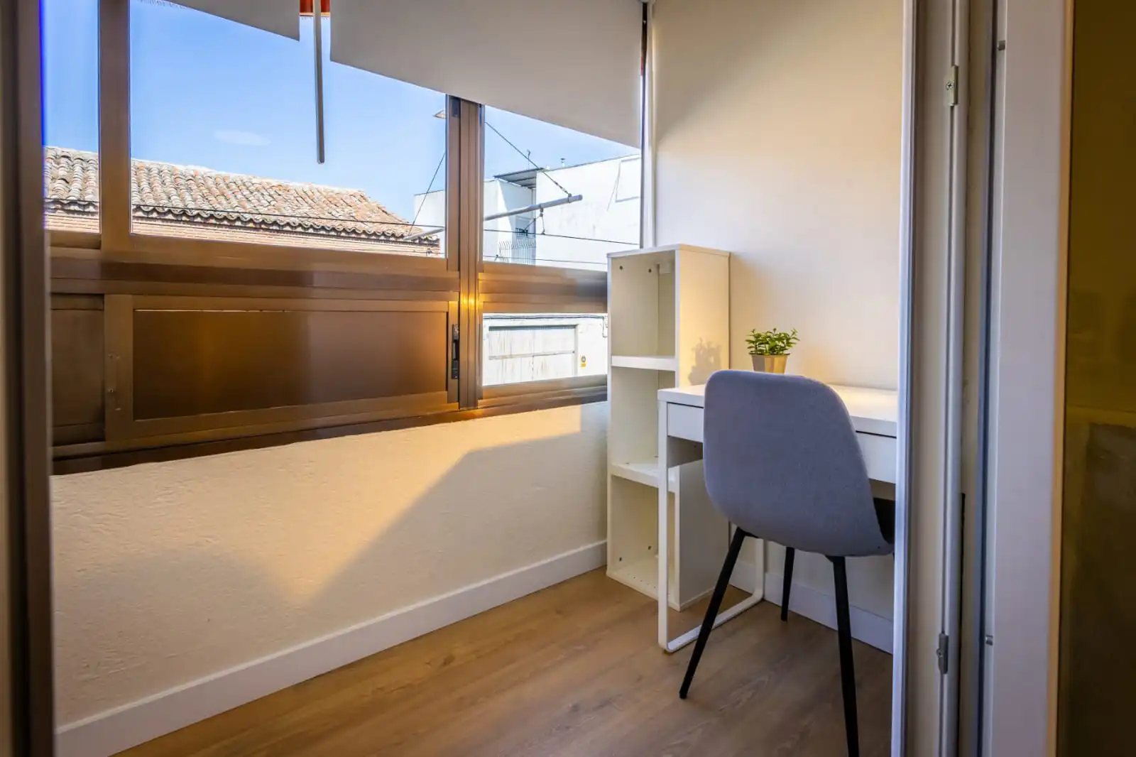 Habitació de lloguer, Parla