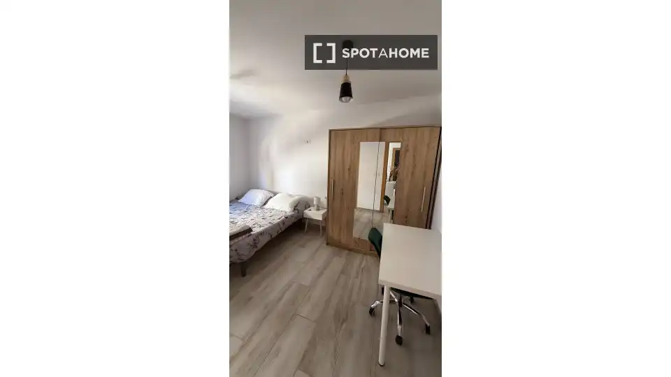 Habitación 81 m², Murcia
