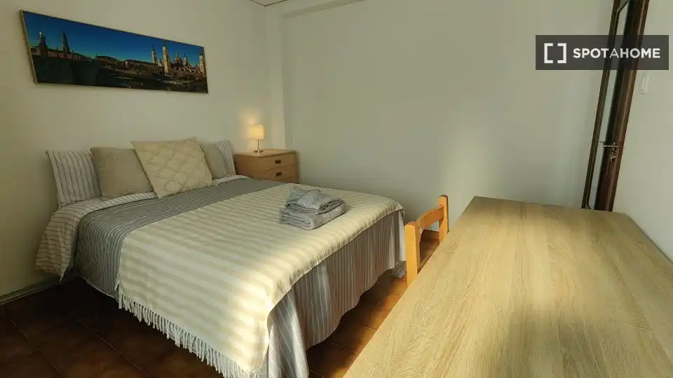 Habitación 54 m², Zaragoza