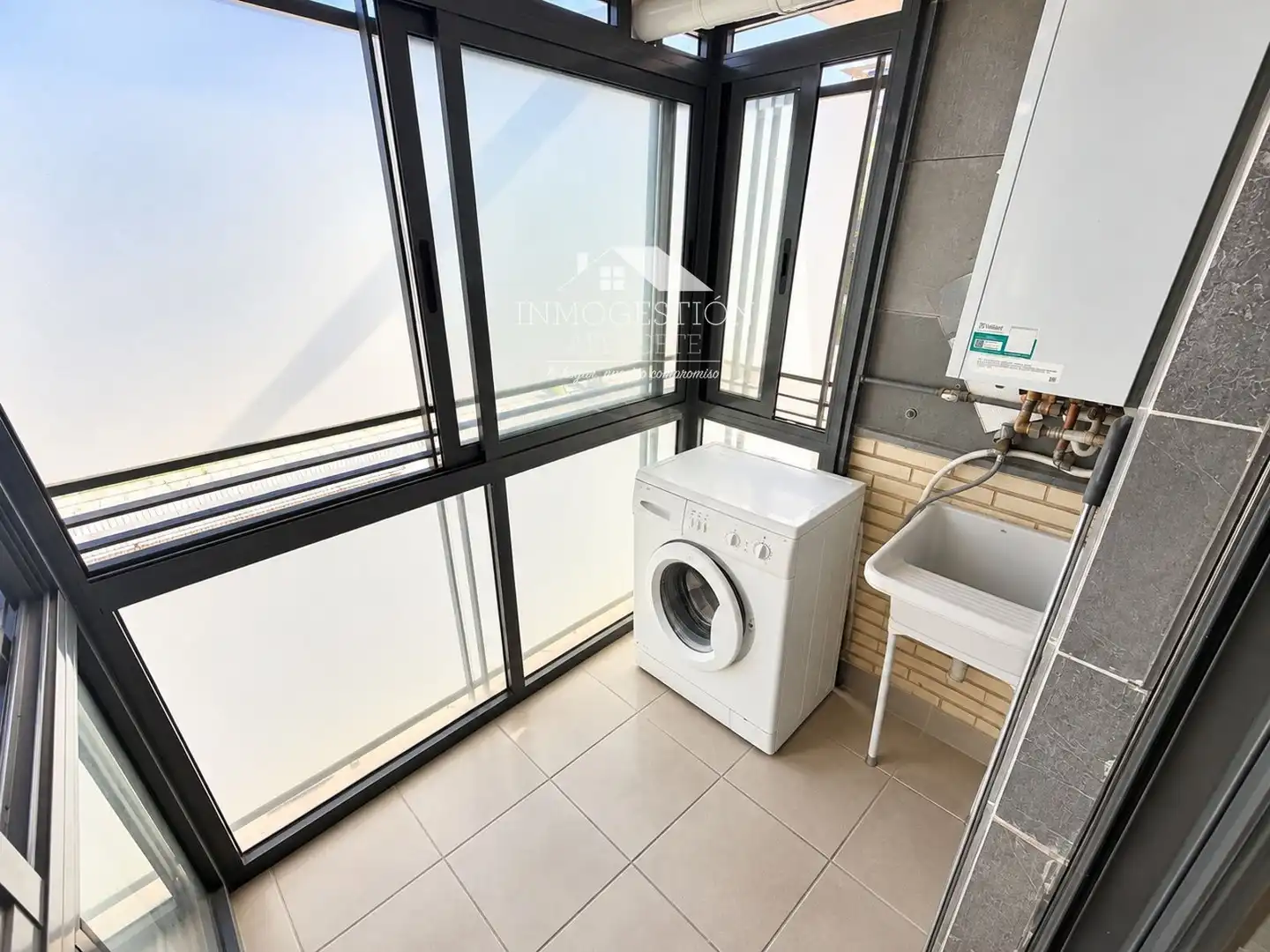 Flat 101 m² in Albacete