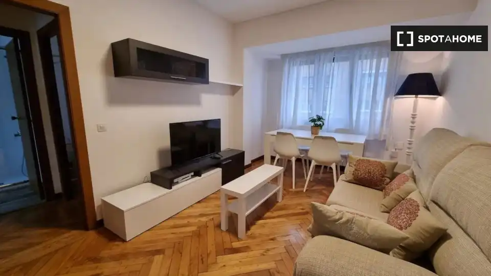 Habitación 74 m², Oviedo
