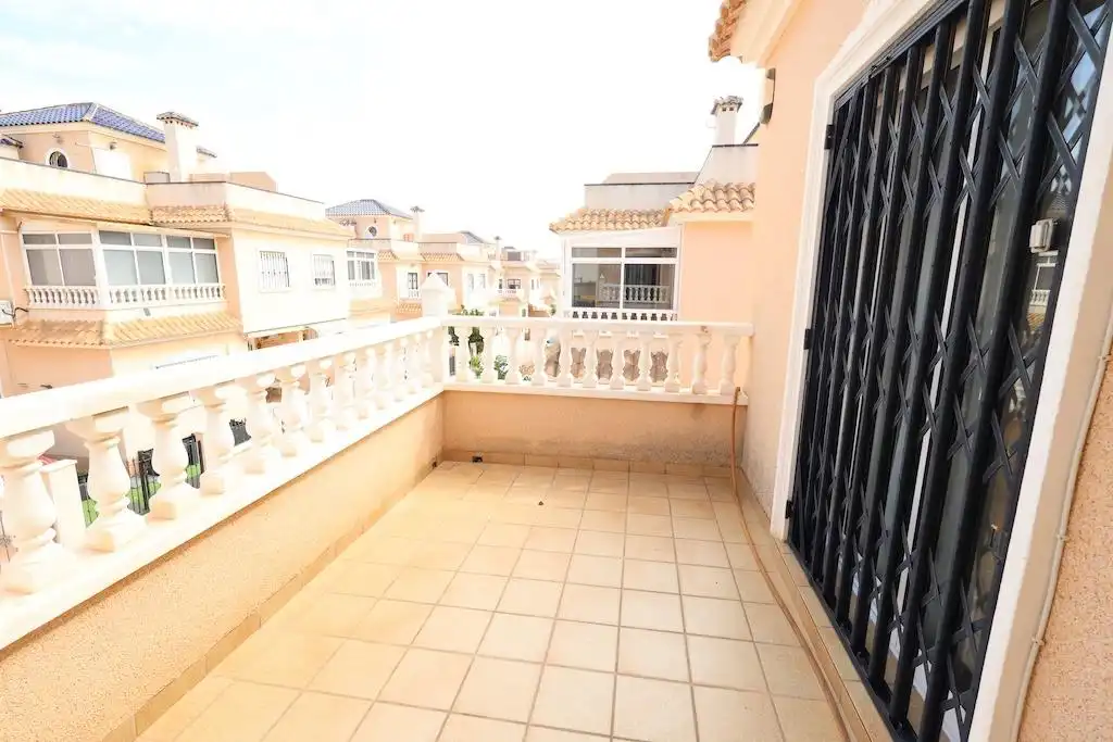 Casa de 82 m² a Oriola